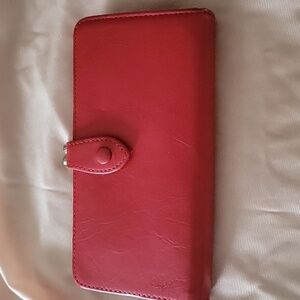 Vintage Banana Republic wallet in red leather.